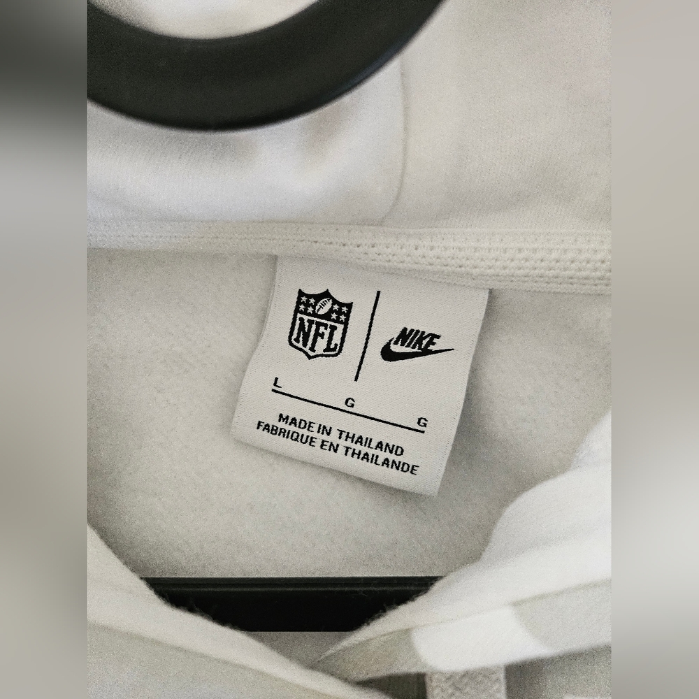 Nike Sweatshirt - Picture 3 of 6